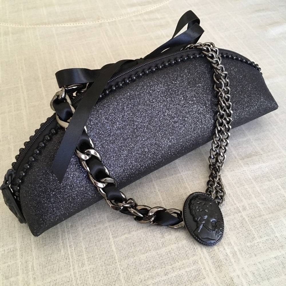 MAC 2014 Heirloom Mix Necklace & Cosmetic Pouch